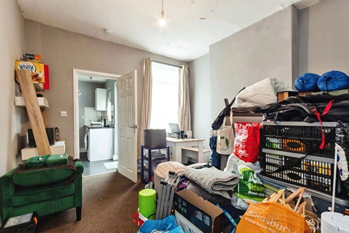 3 Bedroom End Of Terrace House For Sale In St. Stephens Road, Nottingham, NG2