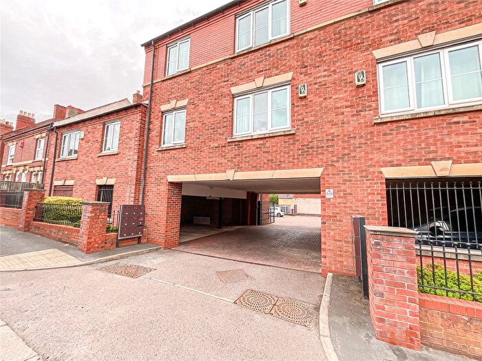 2 Bedroom Flat To Rent In Thomas Street, Tamworth, Staffordshire, B77