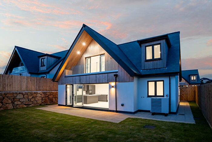 4 Bedroom Detached House For Sale In Sunny Corner Lane, Sennen, TR19