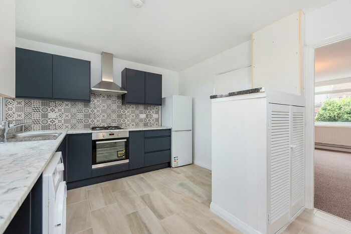 2 Bedroom Flat To Rent In Springfield Road, Wallington, SM6