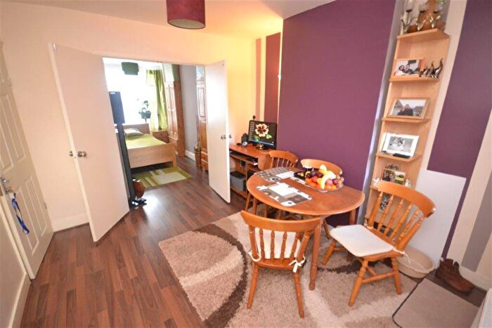 1 Bedroom Flat To Rent In Surrey Road, Reading, Berkshire, RG2