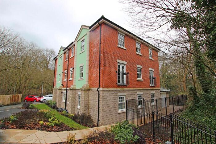 2 Bedroom Flat To Rent In Temple Road Bolton, BL1