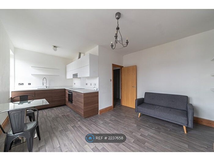 1 Bedroom Flat To Rent In Waldeck Road, Nottingham, NG5