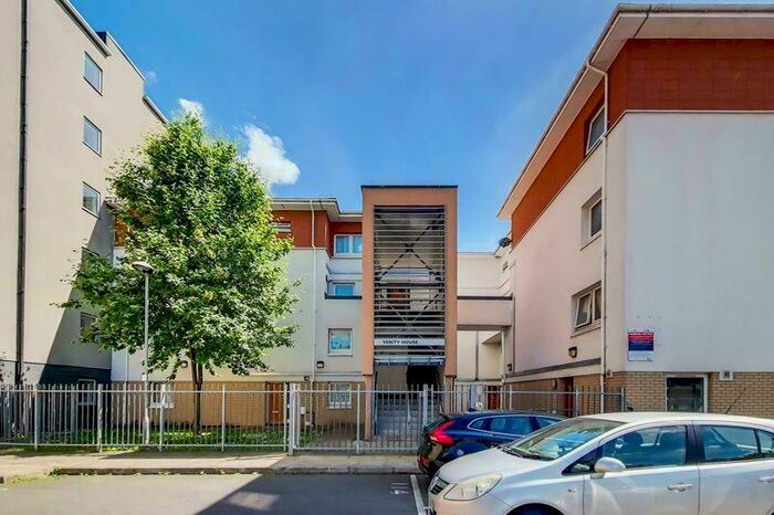 3 Bedroom Apartment To Rent In Verity House, Merchant Street, Bow, Mile End, London, E3