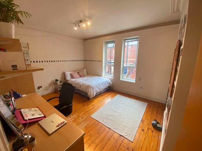 5 Bedroom House To Rent In Blandford Gardens, Leeds, LS2