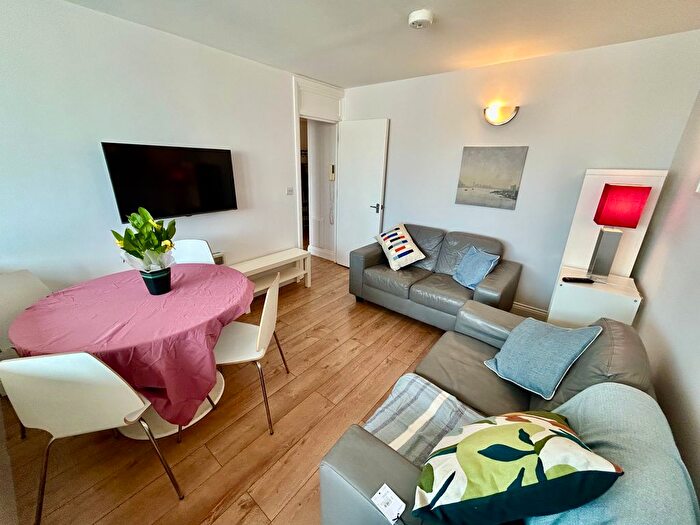 3 Bedroom Flat To Rent In Charlotte Despard Avenue, London, SW11