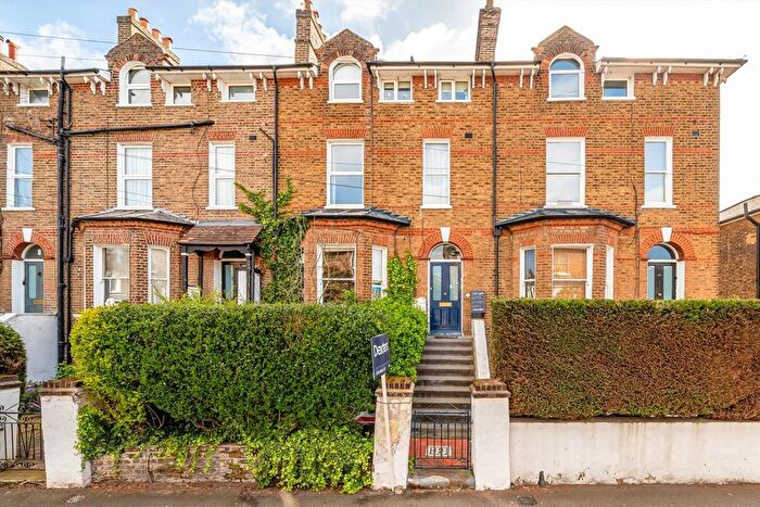 1 Bedroom Flat To Rent In Woodlands Road, Isleworth, TW7