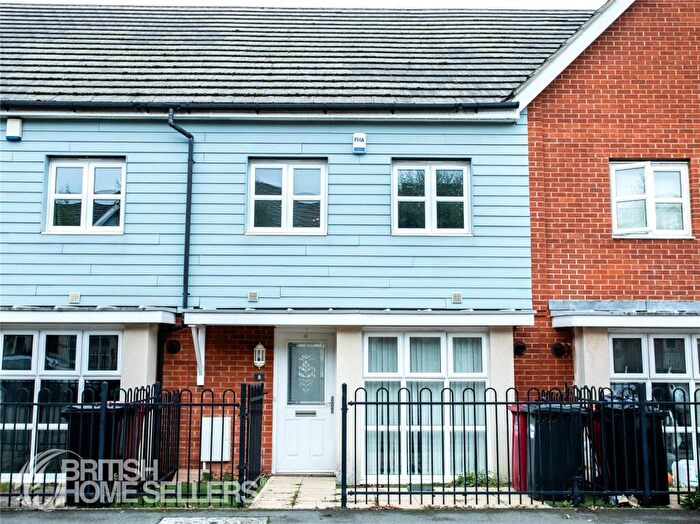 4 Bedroom Terraced House For Sale In Dariel Close, Slough, Berkshire, SL1