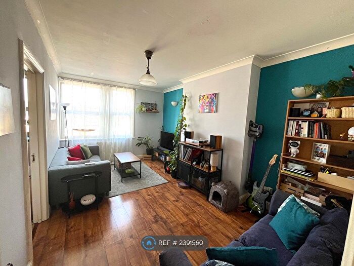 1 Bedroom Flat To Rent In Turnpike Lane, Turnpike Lane, N8