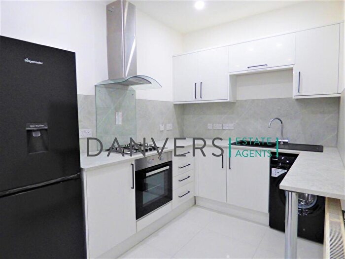 3 Bedroom Property To Rent In Western Boulevard, Leicester, LE2