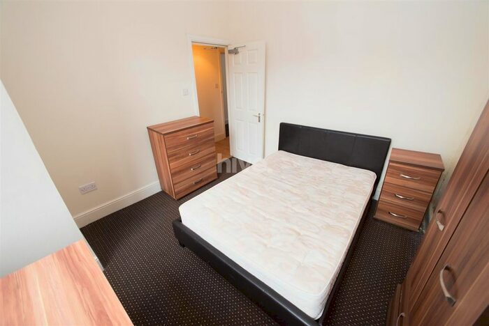 2 Bedroom Flat To Rent In Cheltenham Terrace, Heaton, Newcastle Upon Tyne, NE6