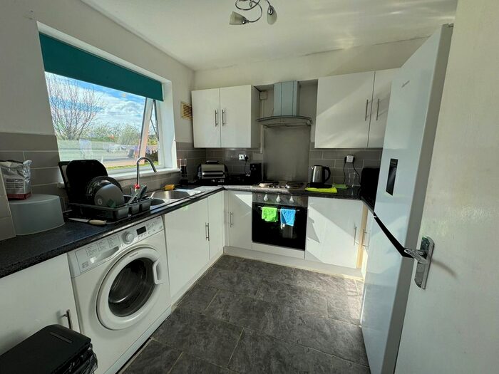 2 Bedroom Flat To Rent In Gurney Close, Barking, IG11