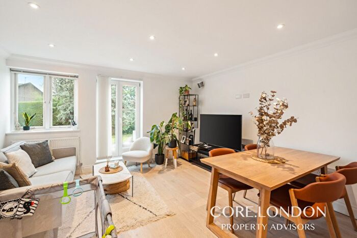 2 Bedroom Flat To Rent In Evelyn Grove, Ealing, W5