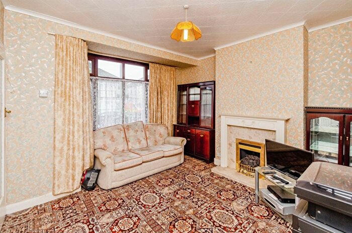 3 Bedroom Semi-Detached House For Sale In Waite Road, Willenhall, WV13