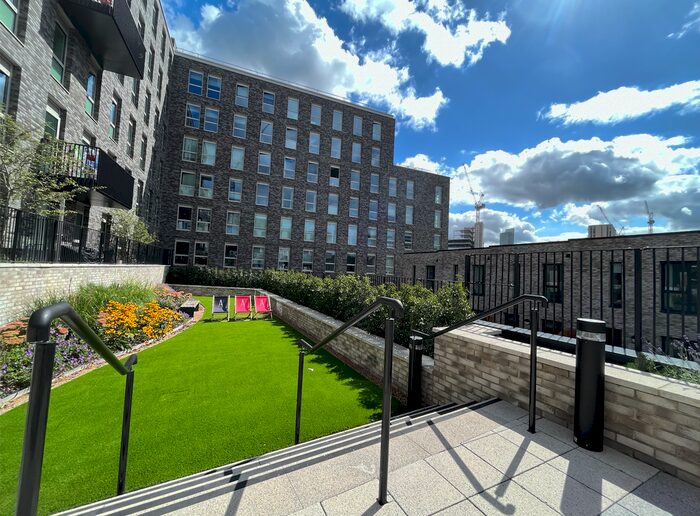 2 Bedroom Flat For Sale In Islington Street, Salford, M3
