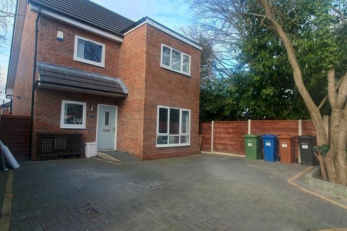 2 Bedroom Detached House To Rent In Roundhey, Cheadle, SK8