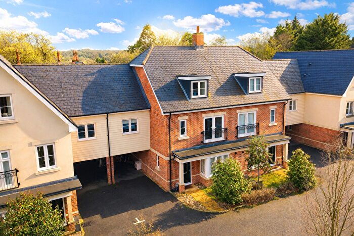 4 Bedroom Semi-Detached House For Sale In Morris Close, Wokingham, Berkshire, RG41