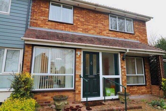3 Bedroom End Of Terrace House To Rent In Short Acre, Basildon, SS14