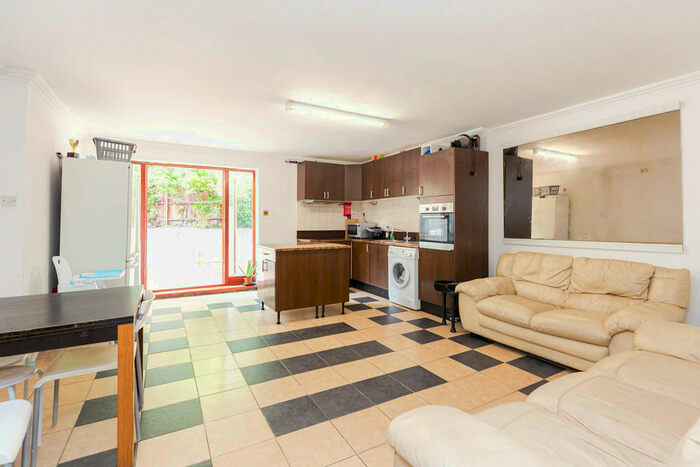 4 Bedroom Terraced House To Rent In Campsfield Road, Crouch End, N8