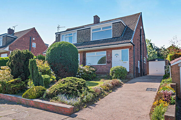 3 Bedroom Semi-Detached House For Sale In Hall Road, Rotherham, S60