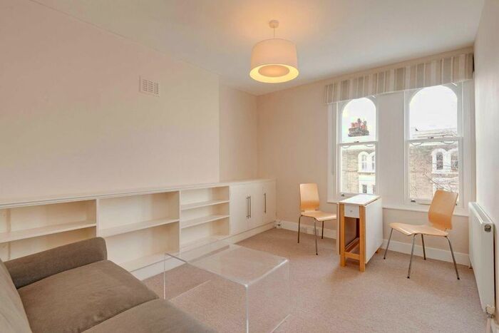 2 Bedroom Flat To Rent In St. Lawrence Terrace, London, W10
