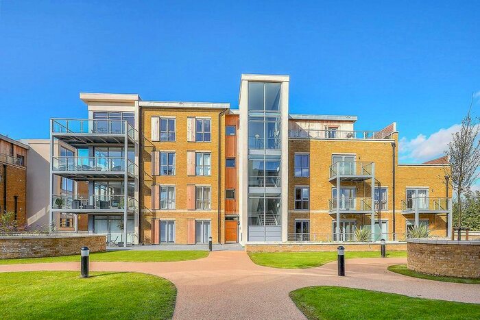 1 Bedroom Flat To Rent In Blagrove Road, Teddington, TW11