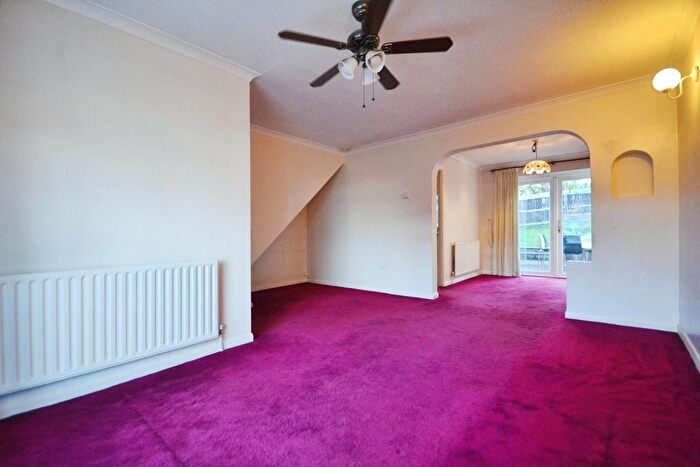 3 Bedroom Semi Detached House To Rent In Fleetham Gardens, Reading, RG6