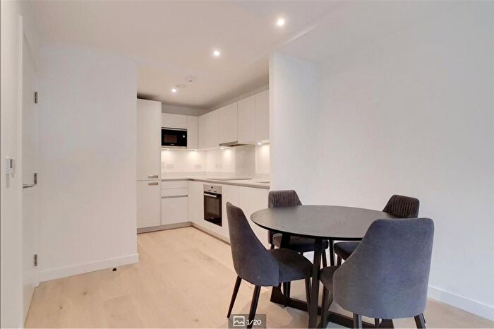 1 Bedroom Flat To Rent In Eyre Court, Pentonville Road, London, N1