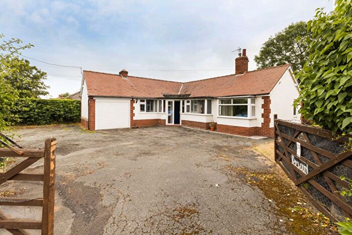 2 Bedroom Bungalow For Sale In Croeshowell Lane, Wrexham, LL12
