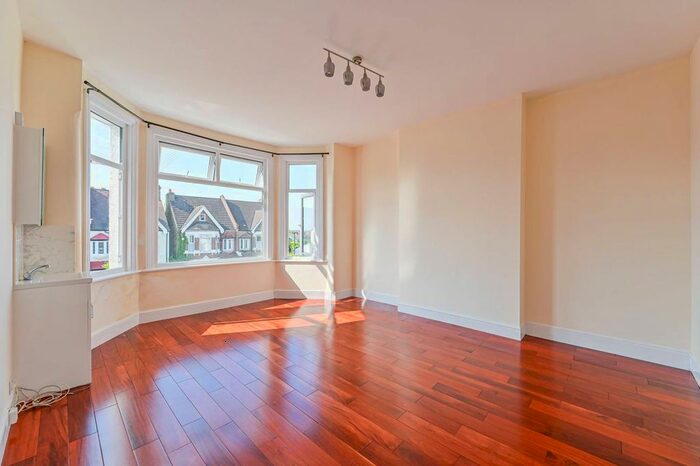 4 Bedroom Semi-Detached House To Rent In Heybridge Avenue, Streatham Common, London, SW16