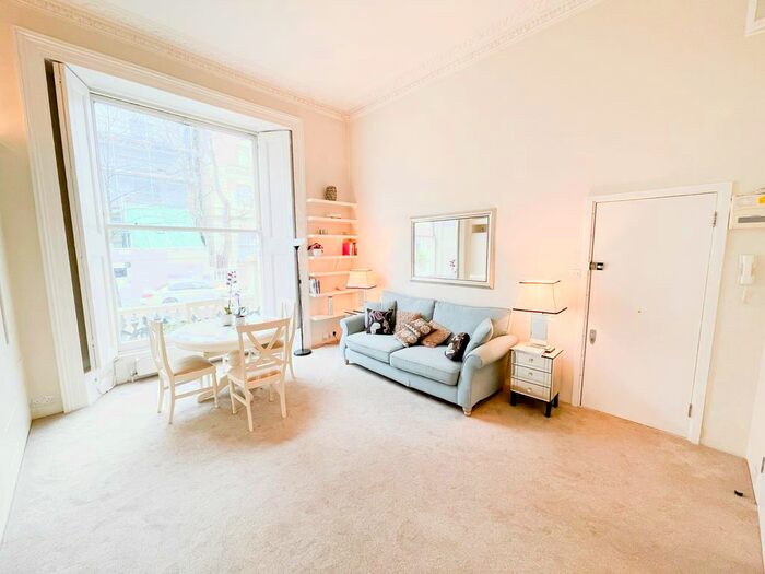 1 Bedroom Flat To Rent In Pembridge Gardens, W2
