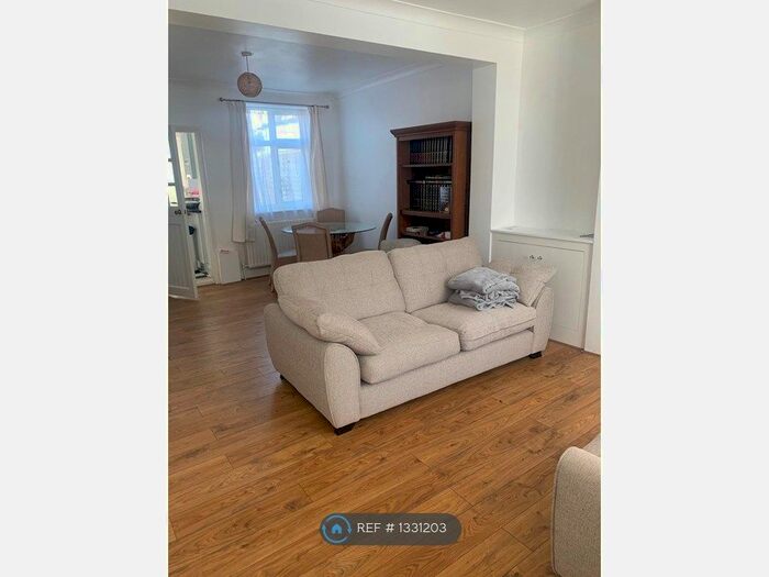 2 Bedroom Terraced House To Rent In Wallington, Wallington, SM6