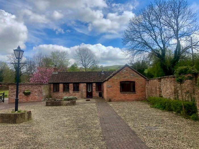 3 Bedroom Detached House To Rent In , SN11