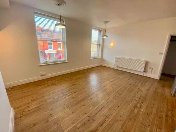2 Bedroom Flat To Rent In Hartington Road, L8