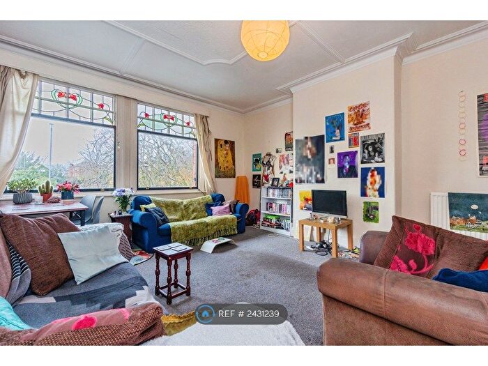 4 Bedroom Flat To Rent In West Didsbury, Manchester, M20