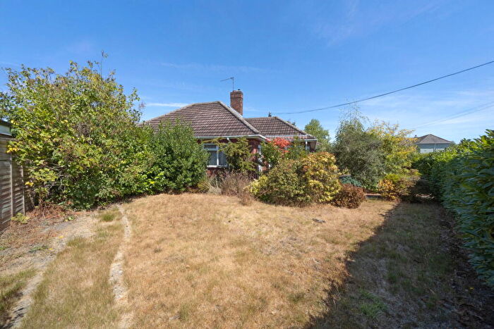 2 Bedroom Detached Bungalow For Sale In Queens Road, Devizes, Wiltshire, SN10