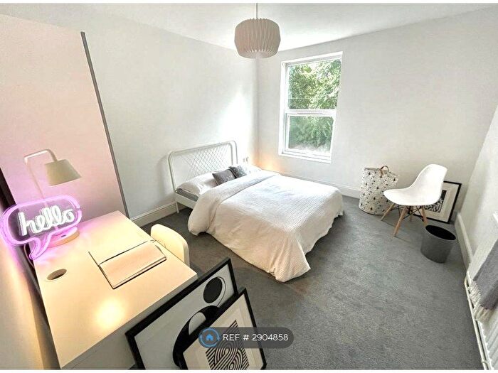4 Bedroom Terraced House To Rent In Cromwell St Students, Nottingham, NG7
