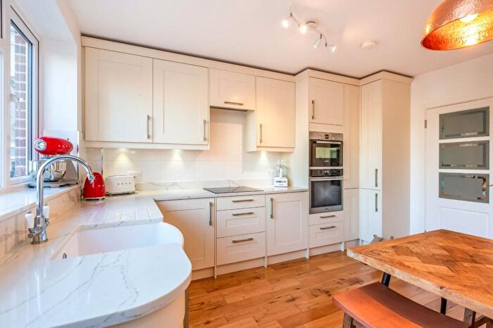 1 Bedroom Flat To Rent In Girdlestone Walk, London, N19