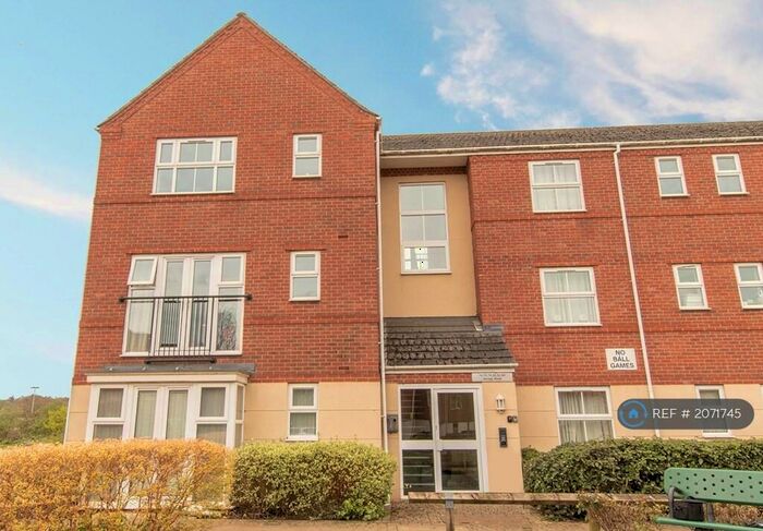 2 Bedroom Flat To Rent In Verney Road, Banbury, OX16