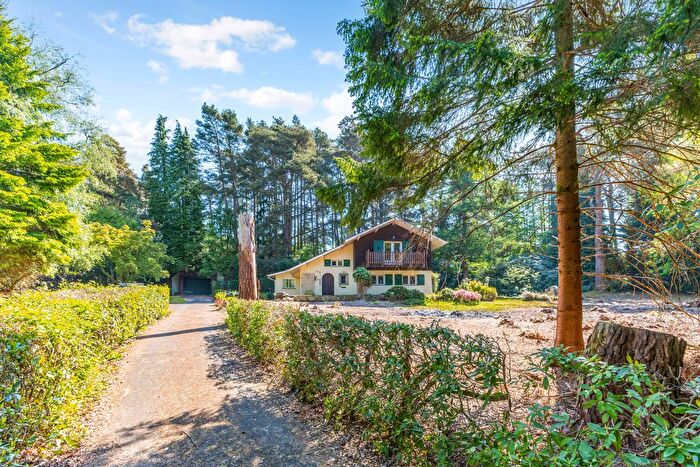 4 Bedroom Detached House For Sale In Wheatsheaf Enclosure, Liphook, GU30