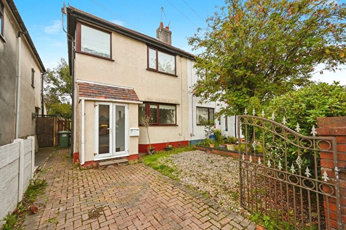 3 Bedroom Semi-detached House For Sale In Queensway, St. Helens, Merseyside, WA11