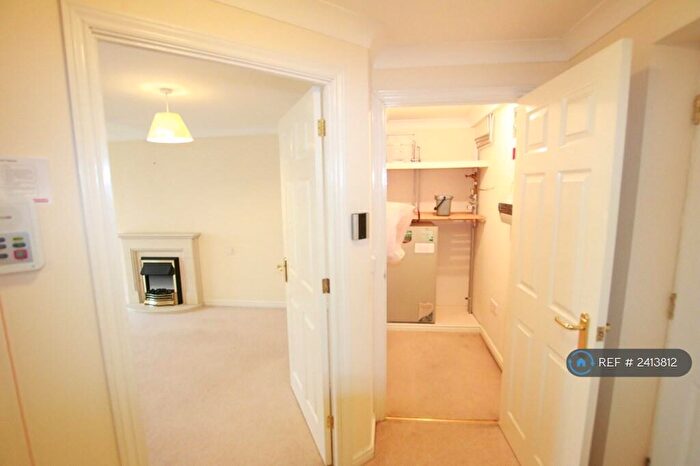 1 Bedroom Flat To Rent In Milward Court, Reading, RG2