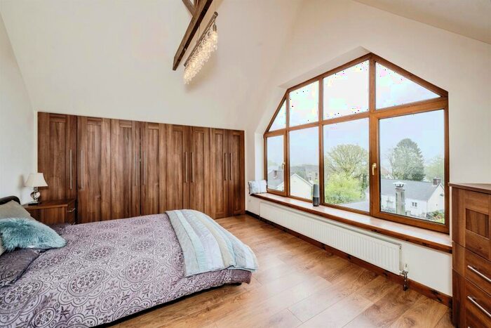 5 Bedroom Detached House For Sale In Wern Olau, Cilfrew, Neath, SA10