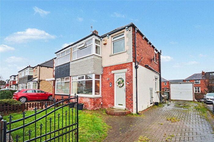 2 Bedroom Semi Detached House For Sale In Waincliffe Drive, Leeds, West Yorkshire, LS11