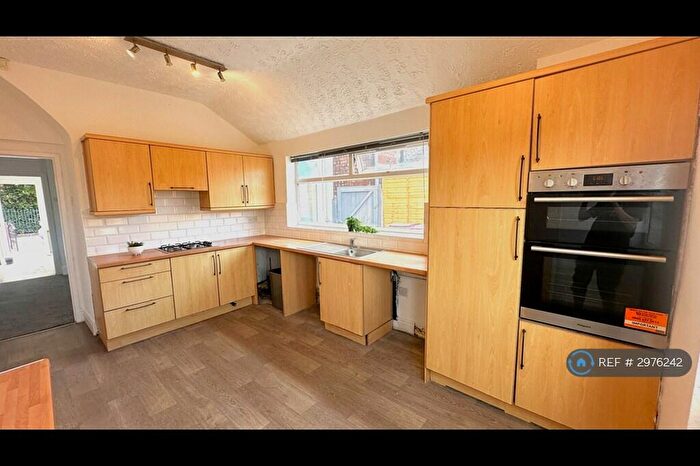 3 Bedroom End Of Terrace House To Rent In Lynthorpe Avenue, Manchester, M44
