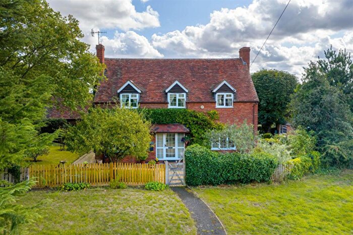 4 Bedroom Detached House For Sale In Old School Lane, Hampton-On-The-Hill, Warwick, CV35