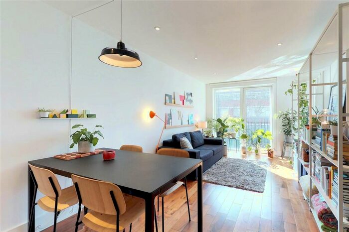 1 Bedroom Flat To Rent In Grand Canal Apartments, London, N1