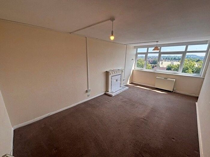 2 Bedroom Flat To Rent In Wilford Lane, West Bridgford, Nottingham, NG2