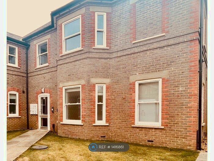 2 Bedroom Flat To Rent In Essex Road, Watford, WD17