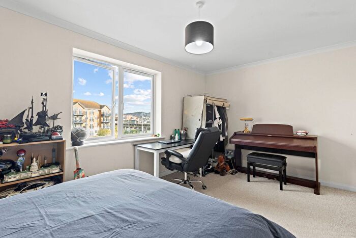 3 Bedroom Terraced House For Sale In West Quay, Newhaven, BN9